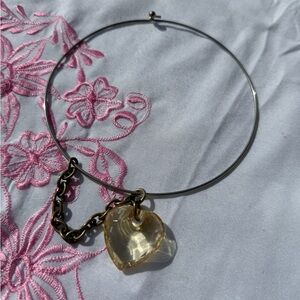 Wire choker with removable chain and heart